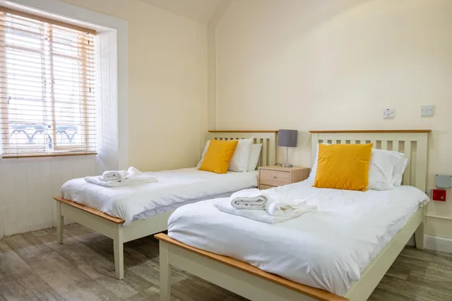 غرفة بسريرين منفصلين مع أريكة، Callander Hostel 2/3