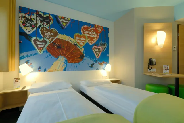 غرفة قياسية بسريرين منفصلين، B&B Hotel Muenchen City-West 1/1