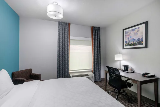 غرفة بسريرين كوين، Clarion Inn & Suites Dfw North 1/5