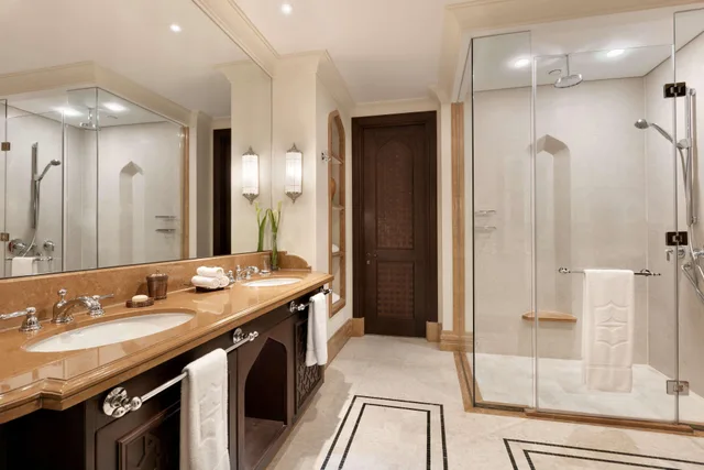 جناح بسرير مزدوج، Shangri La Qaryat Al Beri 2/2