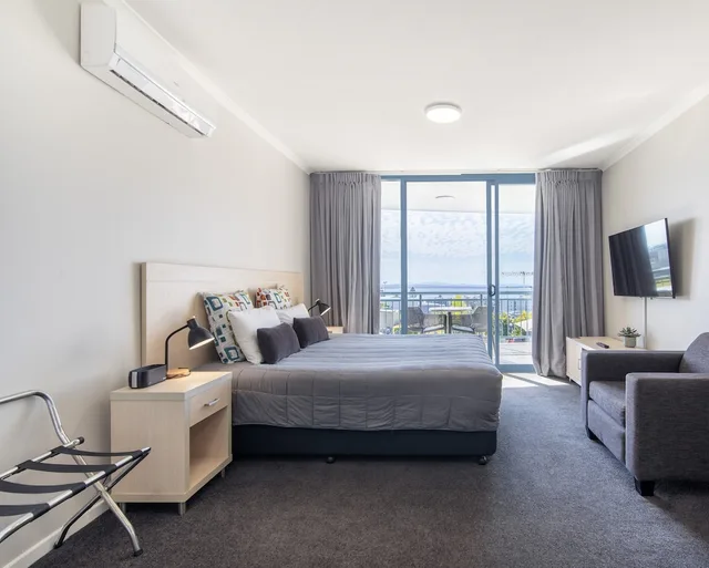 Studio, Apartment, King Bed, The Landmark Nelson Bay 4/9