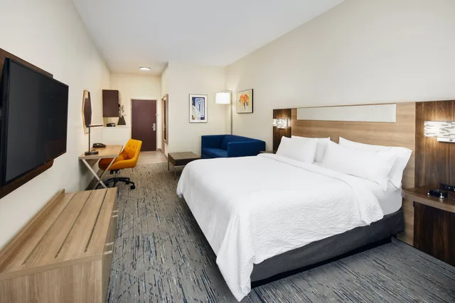 جناح لذوي الإعاقة، Holiday Inn Express Suites Wheeling 1/3