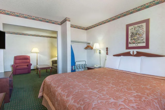 غرفة بسرير كينج، Super 8 By Wyndham Amarillo West 1/2