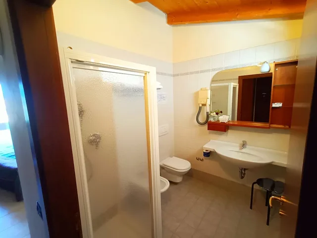 غرفة حصرية بسرير كوين بغرفة نوم واحدة مع أريكة، Villa Isabella Hotel & Residence 6/6