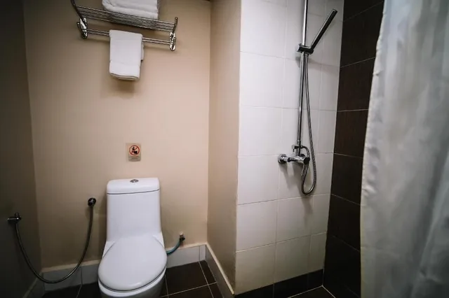 غرفة ديلوكس ثلاثية بسرير كوين وسرير فردي، Kingston Hotel 9 @ Jonker Street, Melaka 5/6