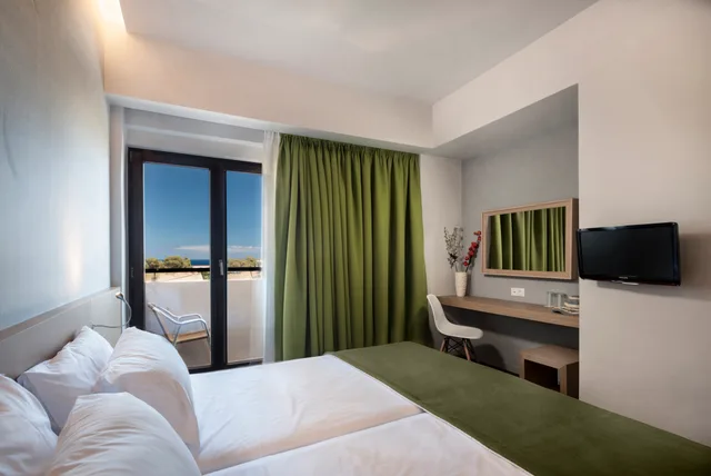 Room, Double or Twin Bed, Kriti Hotel 1/3