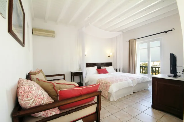 غرفة سوبيريور بسريرين منفصلين، Pelican Bay Art Hotel 3/7