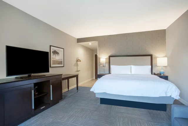 Room, King Bed, Sofa, Hampton Inn Rochester Penfield 1/4