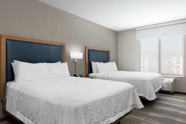 Room, 2 Queen Beds, Water View, Bathtub, Accessible، Hampton Inn and Suites San Diego Airport Liberty Station 1/4