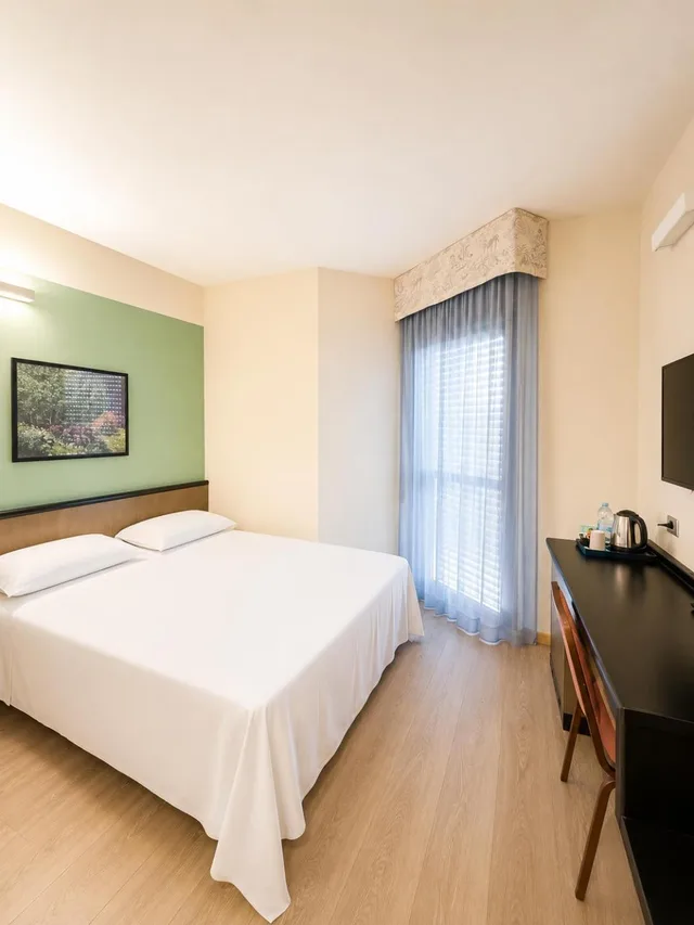 غرفة مفردة، HOTEL PARIGI 2 2/17