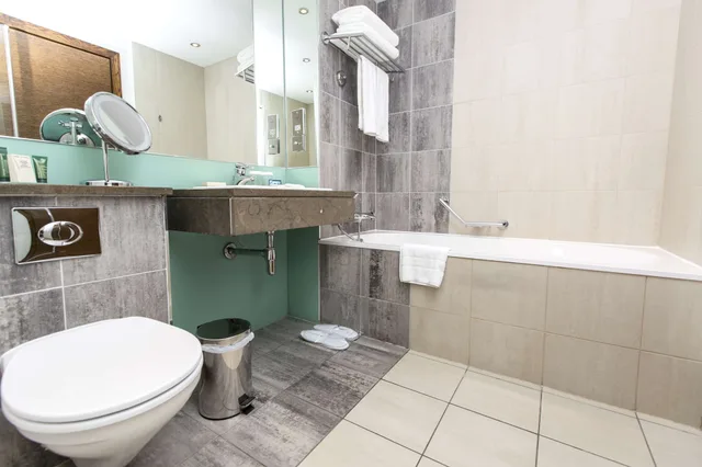 غرفة بريميير عائلية بسرير كينج مع سرير إضافي، Hilton London Canary Wharf 4/4