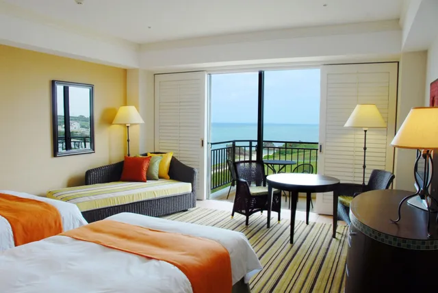 غرفة سوبيريور بسريرين منفصلين بإطلالة على البحر، Hotel Nikko Alivila Yomitan Resort Okinawa 1/3