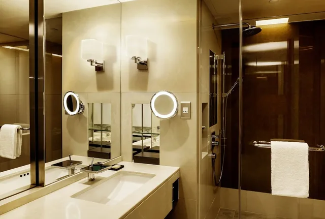 غرفة بسرير كينج بإطلالة على المرفأ، HYATT REGENCY HONG KONG TSIM SHA TSUI 5/7