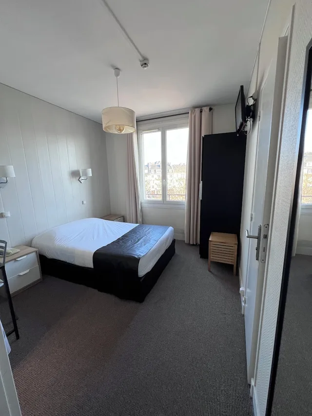 غرفة بسرير مزدوج بإطلالة على المرفأ، L Univers Hotel 6/9