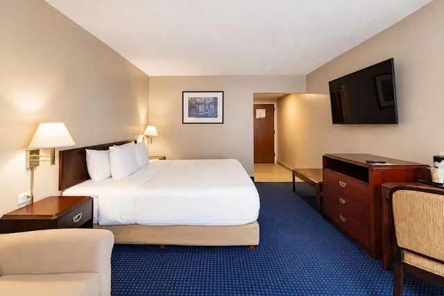غرفة بزنس بسرير كينج، Wyndham Garden Monterrey Norte 4/10