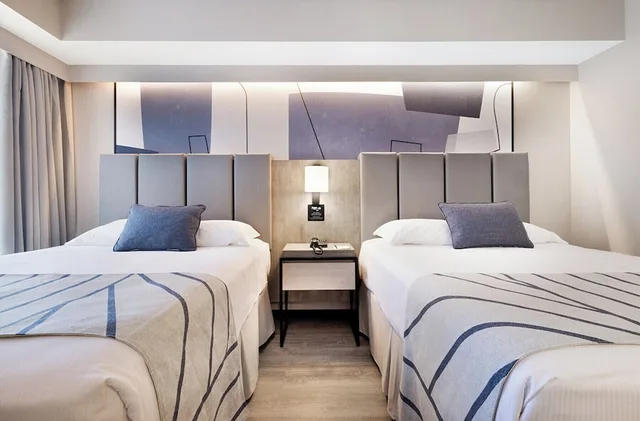 Deluxe Two Queens - D2Q، Riu Plaza Toronto 4/6