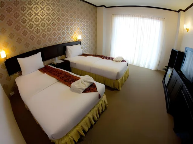 غرفة سوبيريور بسرير كينج، Golden Dragon Resort 2/4