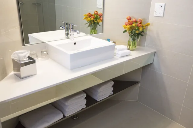 جناح سوبيريور بسرير كينج بشرفة، Novotel Sydney Olympic Park 5/6