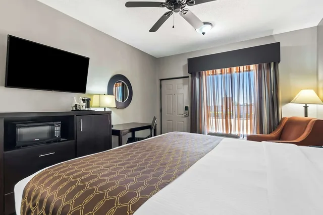 غرفة قياسية بسرير كينج، Best Western Inn Monroeville AL 1/8