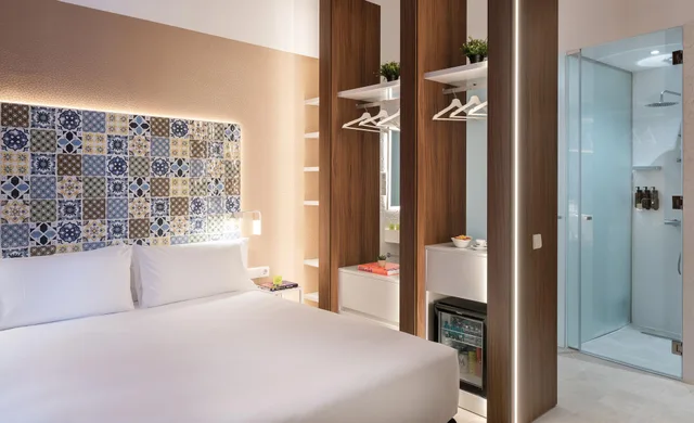 غرفة بسرير مزدوج بإطلالة على المدينة، Axel Hotel Valencia - Adults Only 4/8