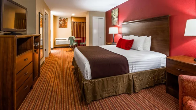 جناح بغرفتي نوم، SureStay Plus by Best Western San Antonio Fiesta Inn 4/8