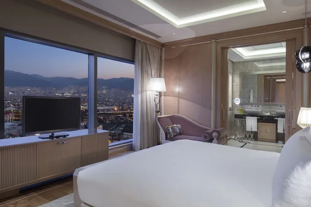 Presidential, Suite, King Bed, Hilton Bursa Convention Center & Spa 1/4