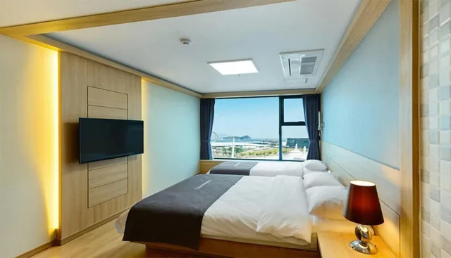 غرفة بسرير مزدوج وسرير فردي، Paulownia Hostel & Guest House 1/7