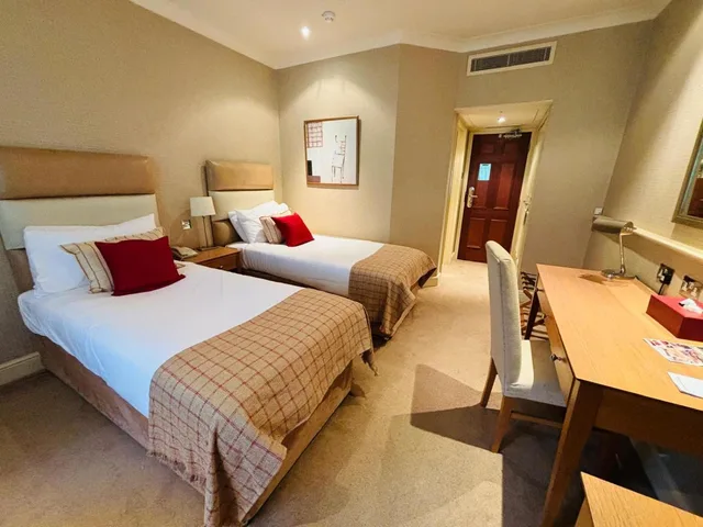 غرفة مفردة بسريرين منفصلين، Donnington Valley Hotel and Spa 1/2