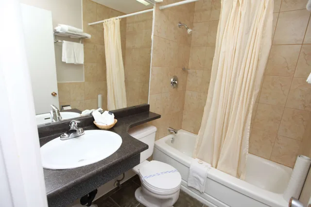Room, 2 Queen Beds, Canadas Best Value Inn Prince George 8/8