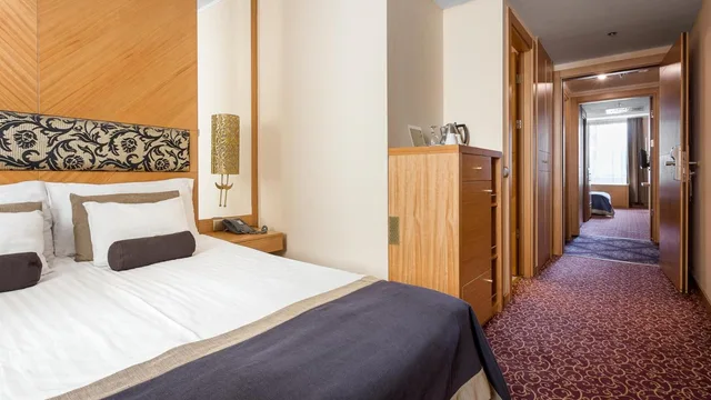 Connecting, Family, Marmara Hotel 1/3