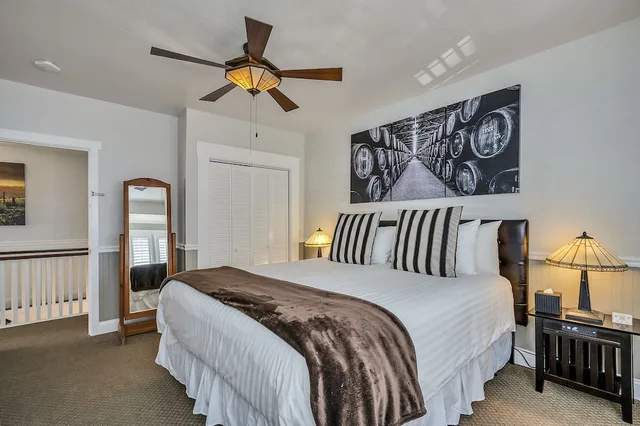 Helena, Suite, King Bed, Jetted Tub، Craftsman Inn 4/10