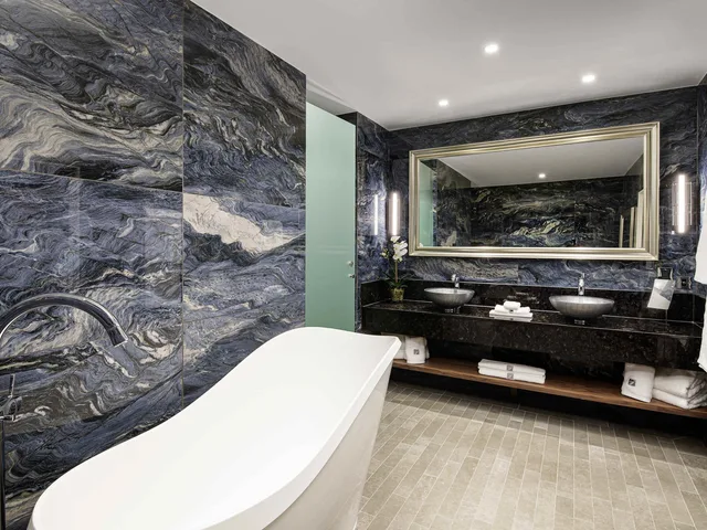 1 Bedroom, Fairmont, Suite, Balcony، Fairmont Windsor Park 3/3