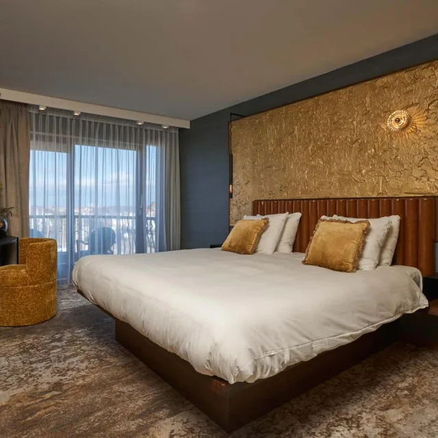 Design, Double Bed, Balcony، Alexander Hotel 9/10