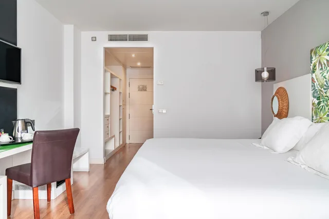 غرفة بإطلالة على البحر مفردة بسرير مزدوج، Hotel Catalonia Malaga 1/4