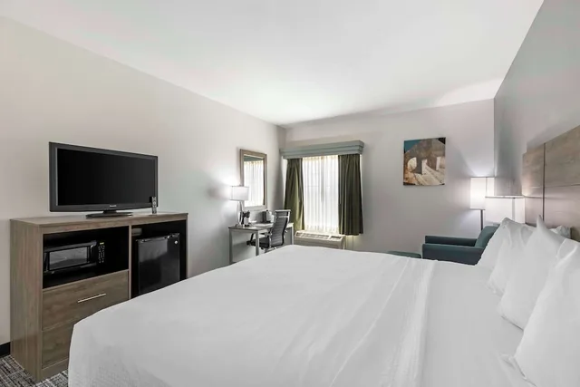 غرفة قياسية بسرير كينج، Best Western Plus MidAmerica Hotel 4/7