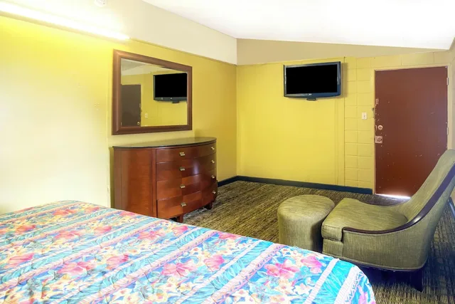 غرفة بسرير كينج، Bama Motel Mobile I-65 & US-90 7/7