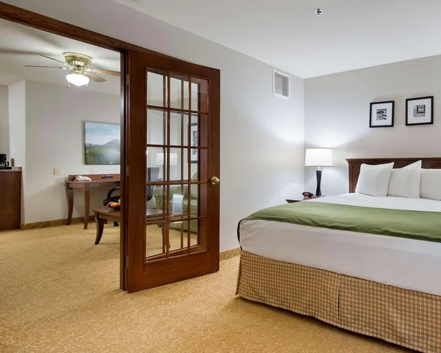 جناح بسرير كينج بغرفة نوم واحدة، Country Inn & Suites By Radisson Greeley Co 1/2