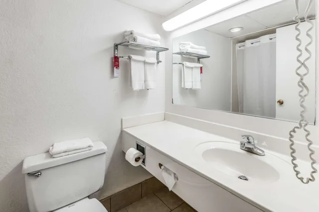 غرفة بسرير كينج، Econo Lodge Truman Inn 9/10