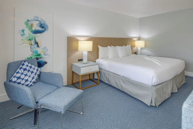 غرفة قياسية بسرير كينج، Bayside Resort, Ascend Hotel Collection 2/10