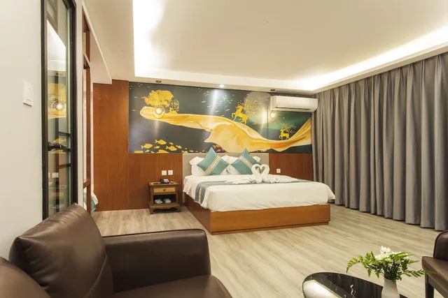 غرفة عائلية بسرير كينج وسرير كوين، Thapae Twins Hotel 4/7