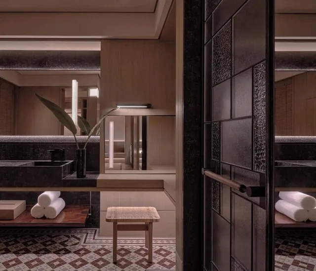 غرفة بسرير كينج بشرفة، Alila Shanghai 4/5