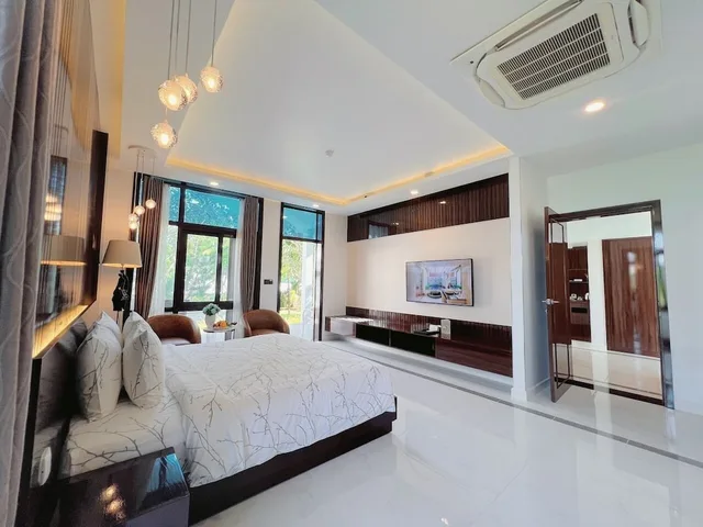 جناح عائلي بسريرين منفصلين وسرير كينج بإطلالة على البحر بغرفتي نوم، Carmelina Beach Resort 2/10
