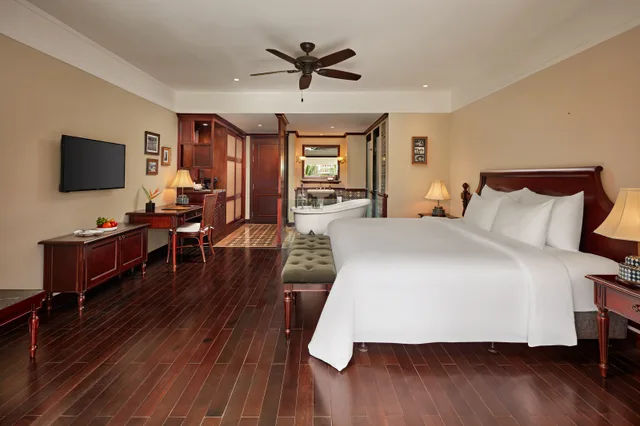 جناح جونيور بشرفة، La Siesta Resort Spa Hoi An 2/10