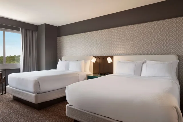 غرفة قياسية بسريرين كوين، Hilton Baltimore Bwi Airport 1/3