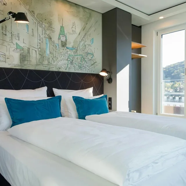 غرفة قياسية بسرير كوين، Motel One Freiburg 2/7