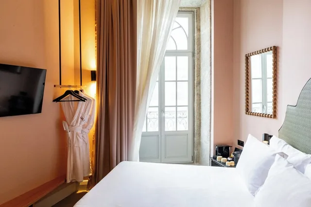 غرفة قياسية بسرير كوين بإطلالة على المدينة، The Mila Porto 1/7