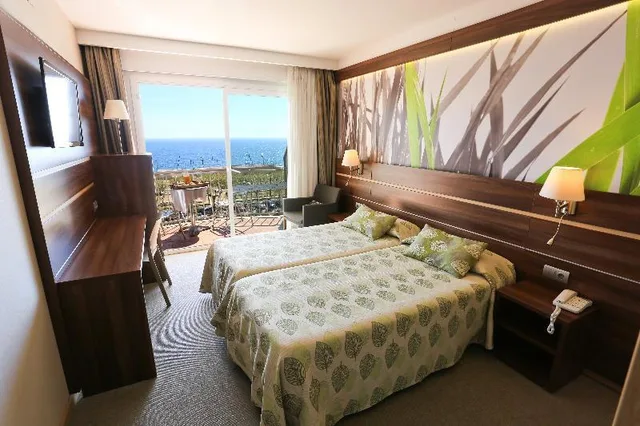 Style, Triple, Double Bed, with View, Balcony, Volga Hotel 1/1