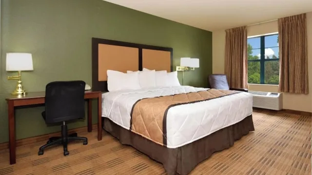 1 King Bed - Suite, Nsmk, Kitchen, Sofa-Bed، Studio6 Extended Stay Fishkill Westage Center NY 10/10
