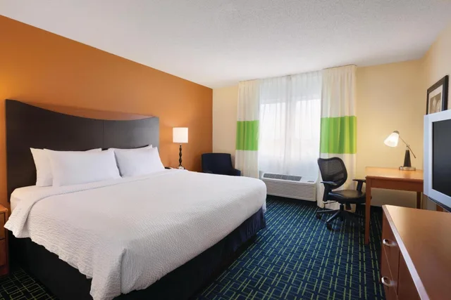 غرفة بسرير كوين، Fairfield Inn Suites Fargo 2/7