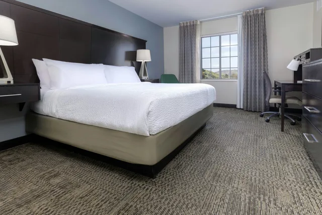 جناح بسريرين مزدوجين بغرفتي نوم، Staybridge Suites Corona South 4/10